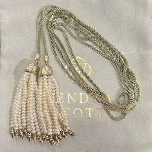 Kendra Scott necklace